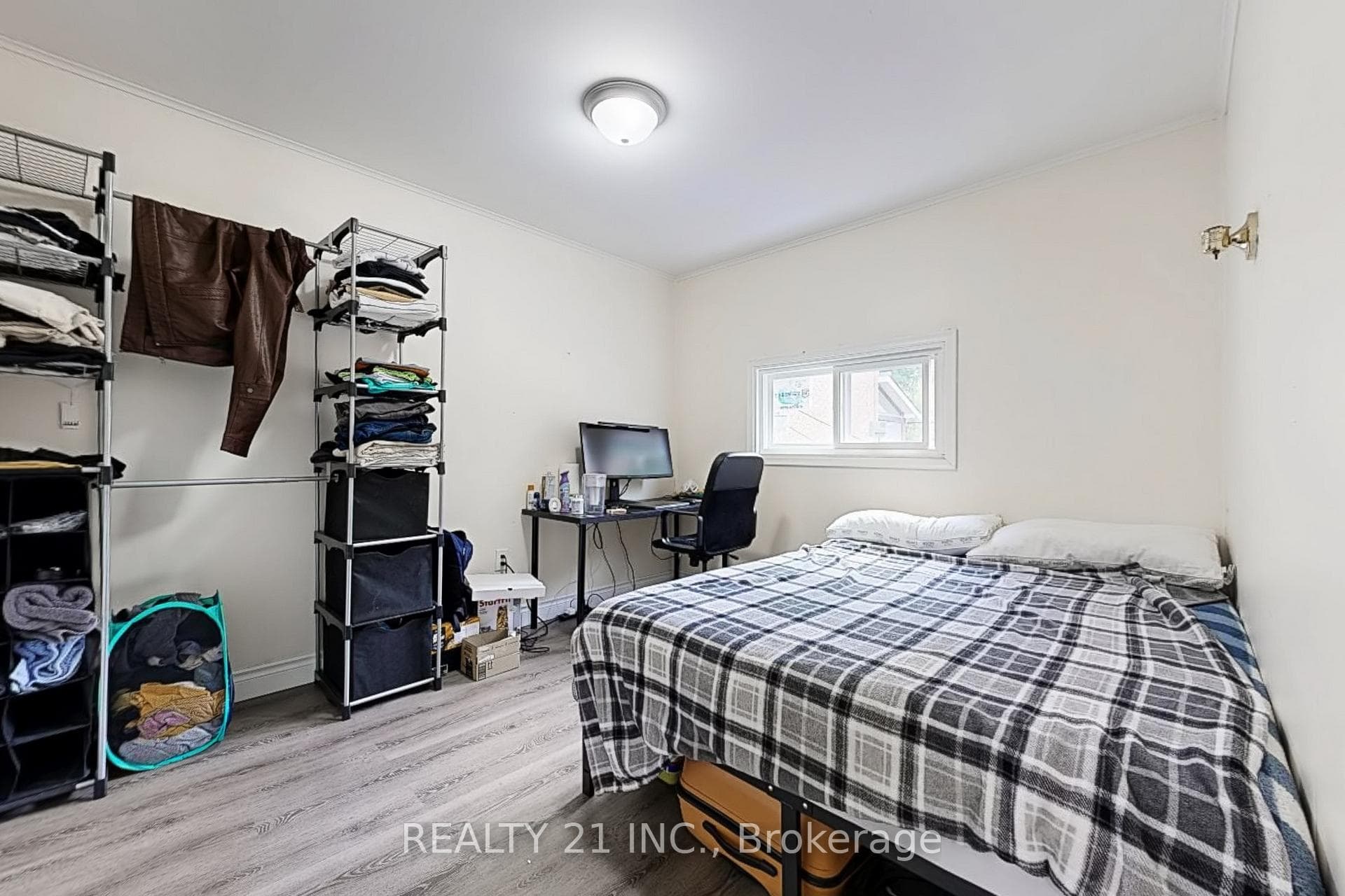 125 S Woodrow Boulevard - Detached photo 15 of 35 in Birch Cliff / Cliffside, Ontario