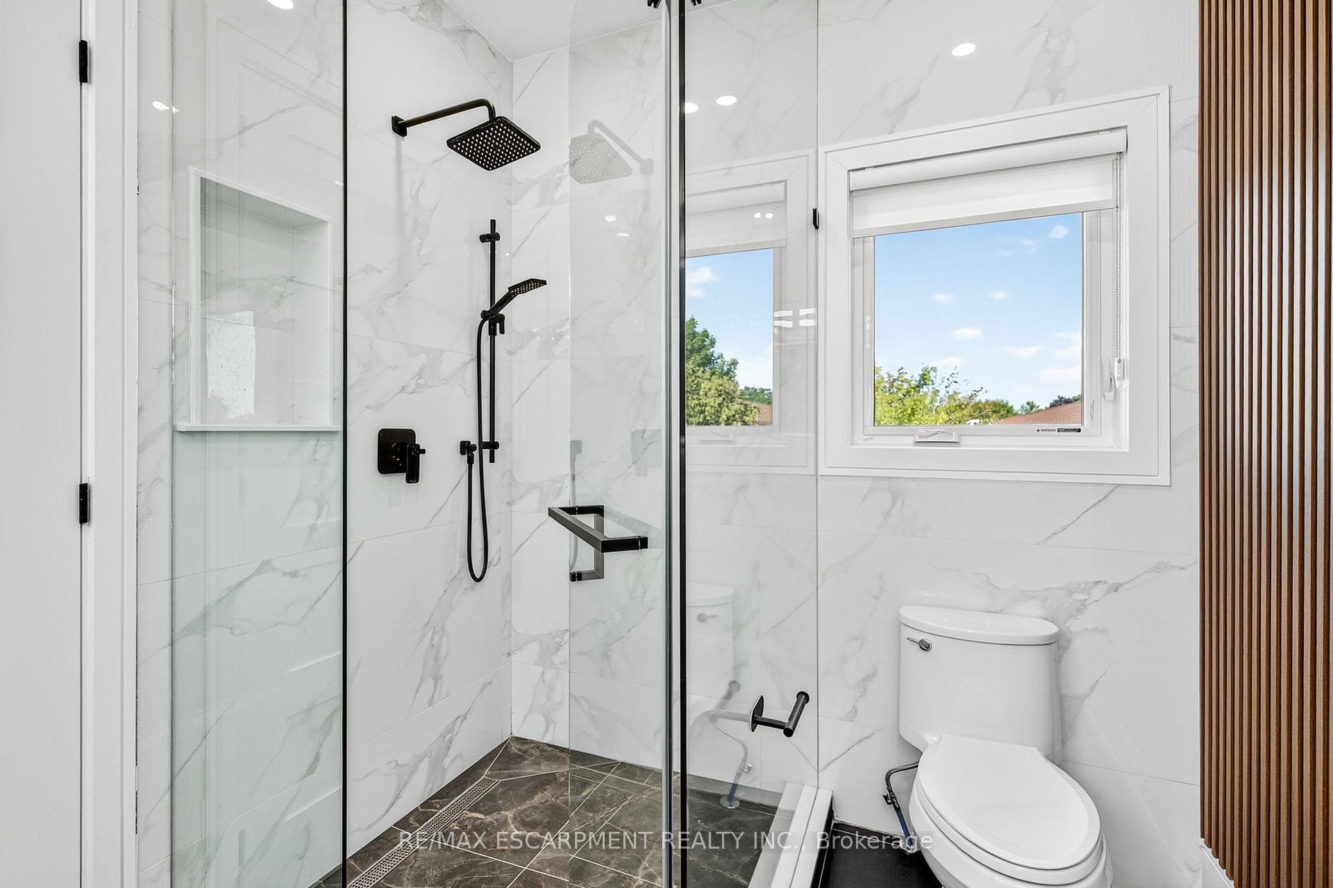 221 Morden Road - Detached photo 22 of 50 in Oakville, Ontario