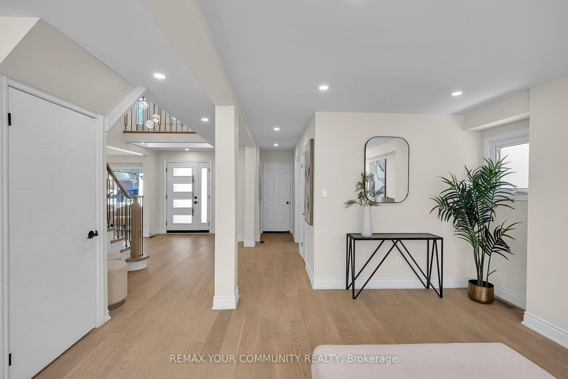 2666 Burnford Trail - Detached photo 5 of 50 in Mississauga, Ontario