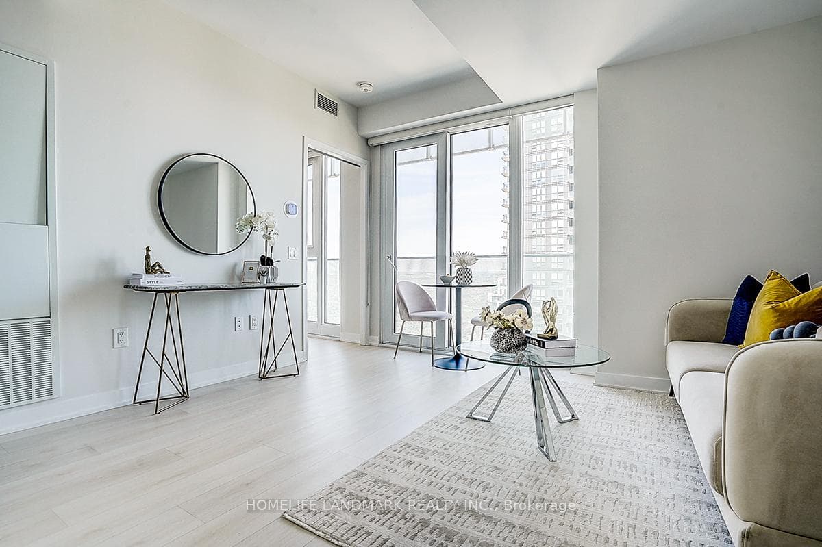 3900 Confederation Parkway Unit 3710 - Condo photo 11 of 50 in Mississauga, Ontario