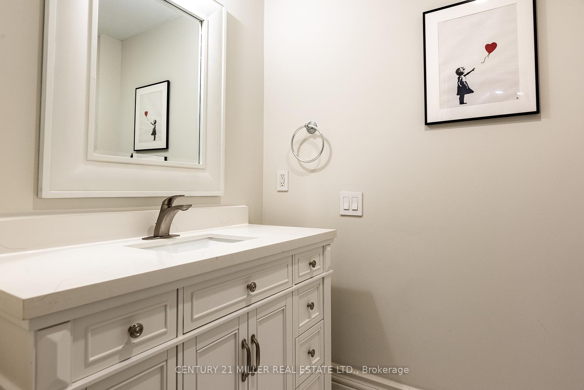 2096 Lakeshore Road - Detached photo 39 of 48 in Oakville, Ontario