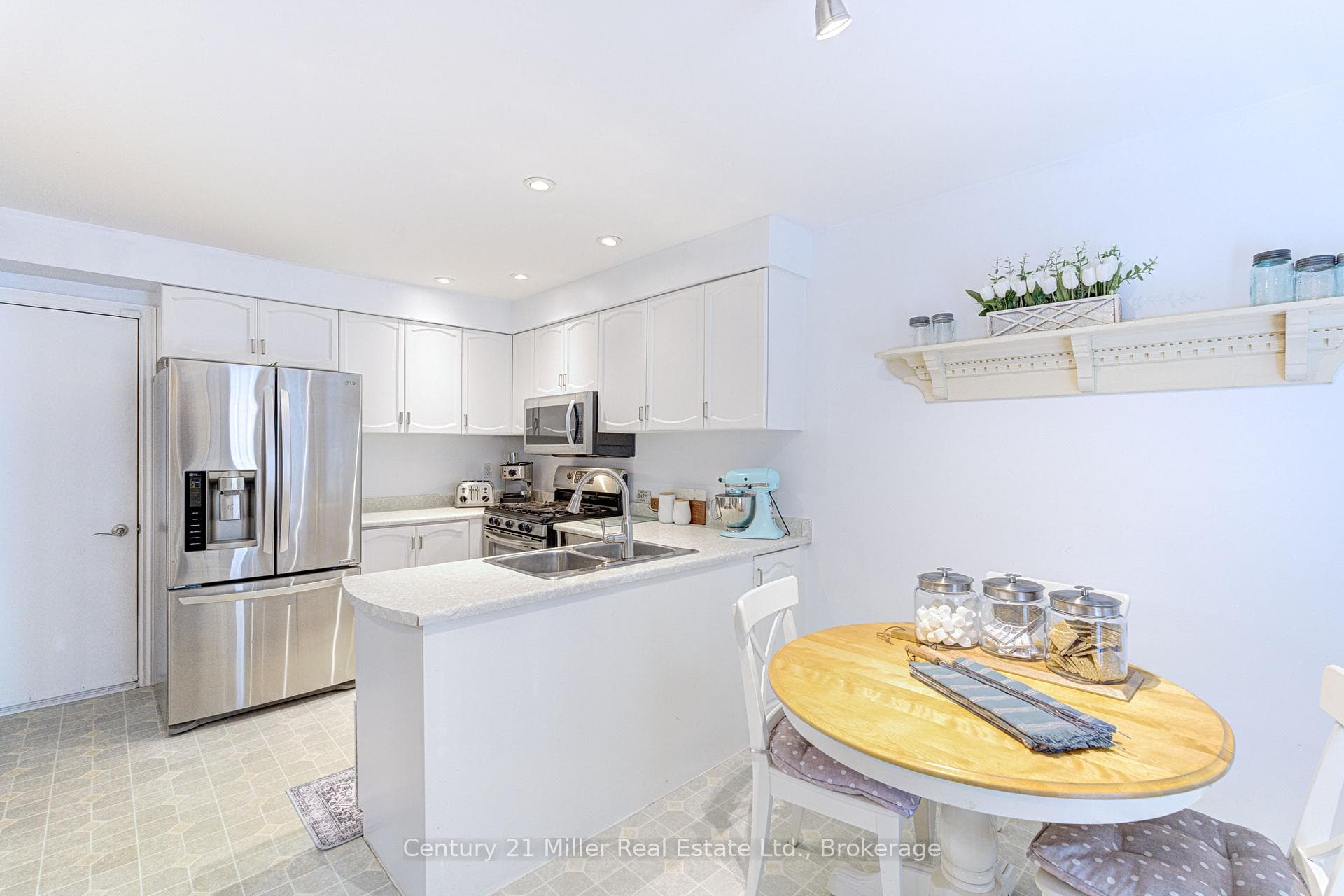 2256 MARGOT Street - Townhouse photo 15 of 46 in Oakville, Ontario