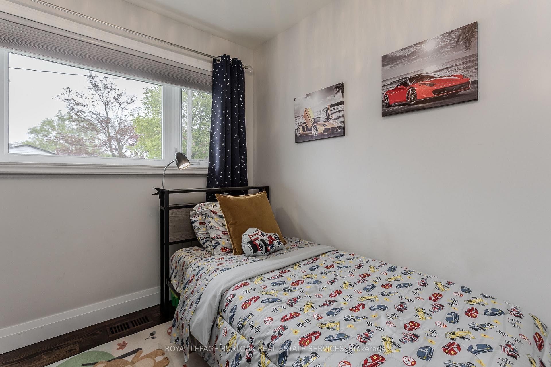 5411 Cornwall Crescent - Detached photo 20 of 34 in Burlington, Ontario