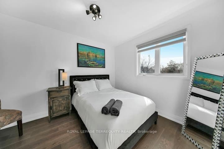 49 Manderley Drive Unit Main - Detached photo 4 of 13 in Birch Cliff / Cliffside, Ontario
