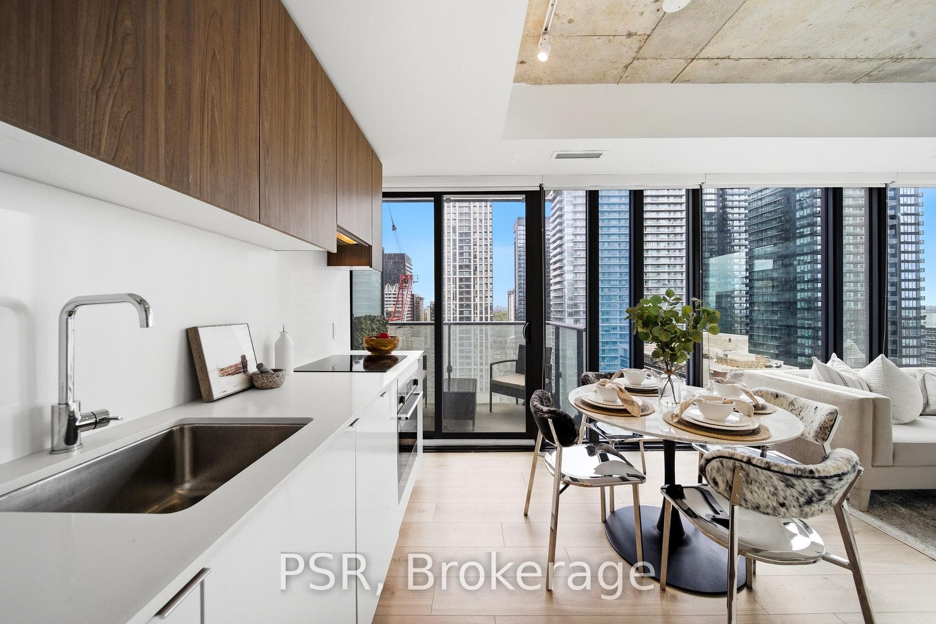 161 Roehampton Avenue Unit 2005 - Condo photo 14 of 25 in Leaside / Davisville, Ontario