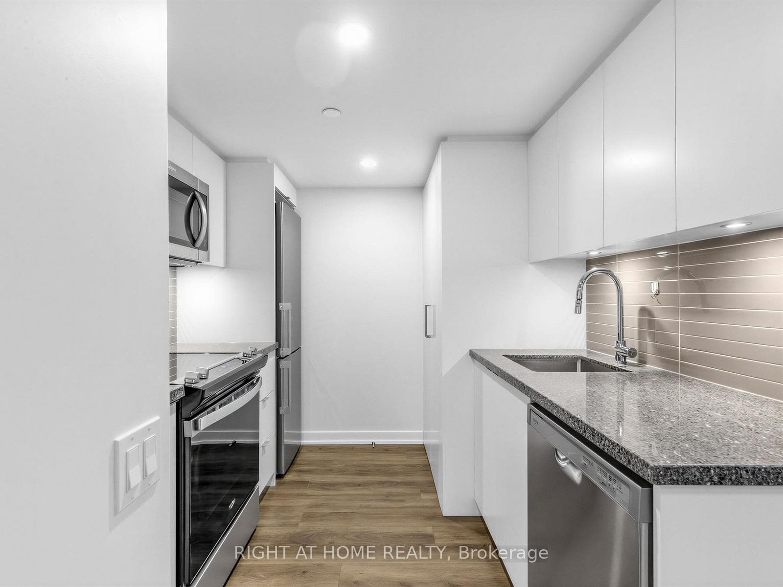 500 Wilson Avenue Unit 423 - Condo photo 11 of 23 in North York (Bathurst Manor / Clanton Park), Ontario