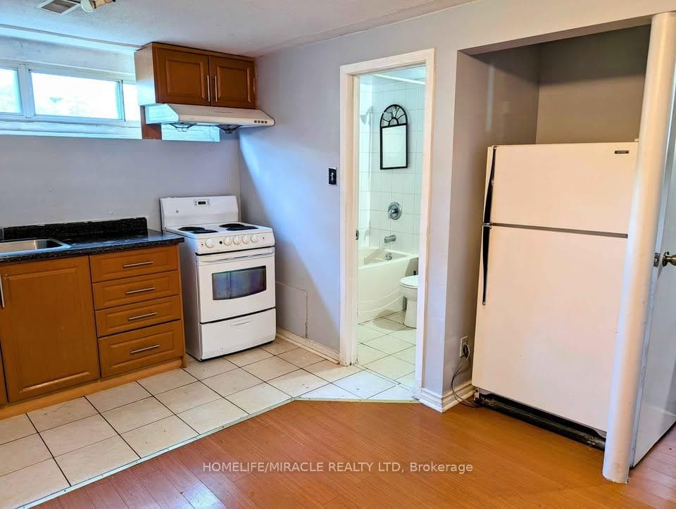 66 Fairglen Avenue - Semi-Detached photo 25 of 35 in Brampton, Ontario