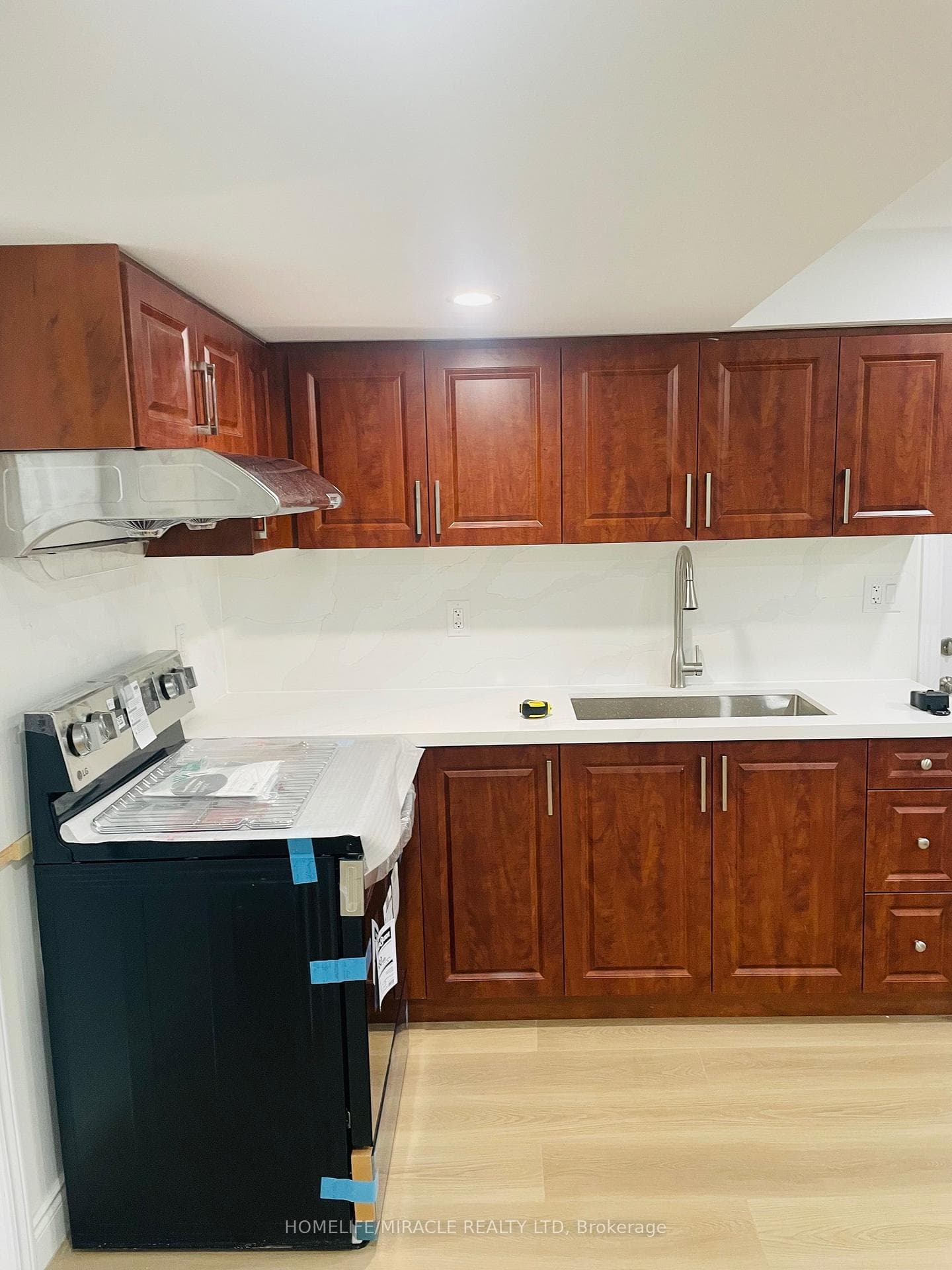1-2341 Canonridge Circle Unit Bsmt - Detached photo 2 of 17 in Oakville, Ontario