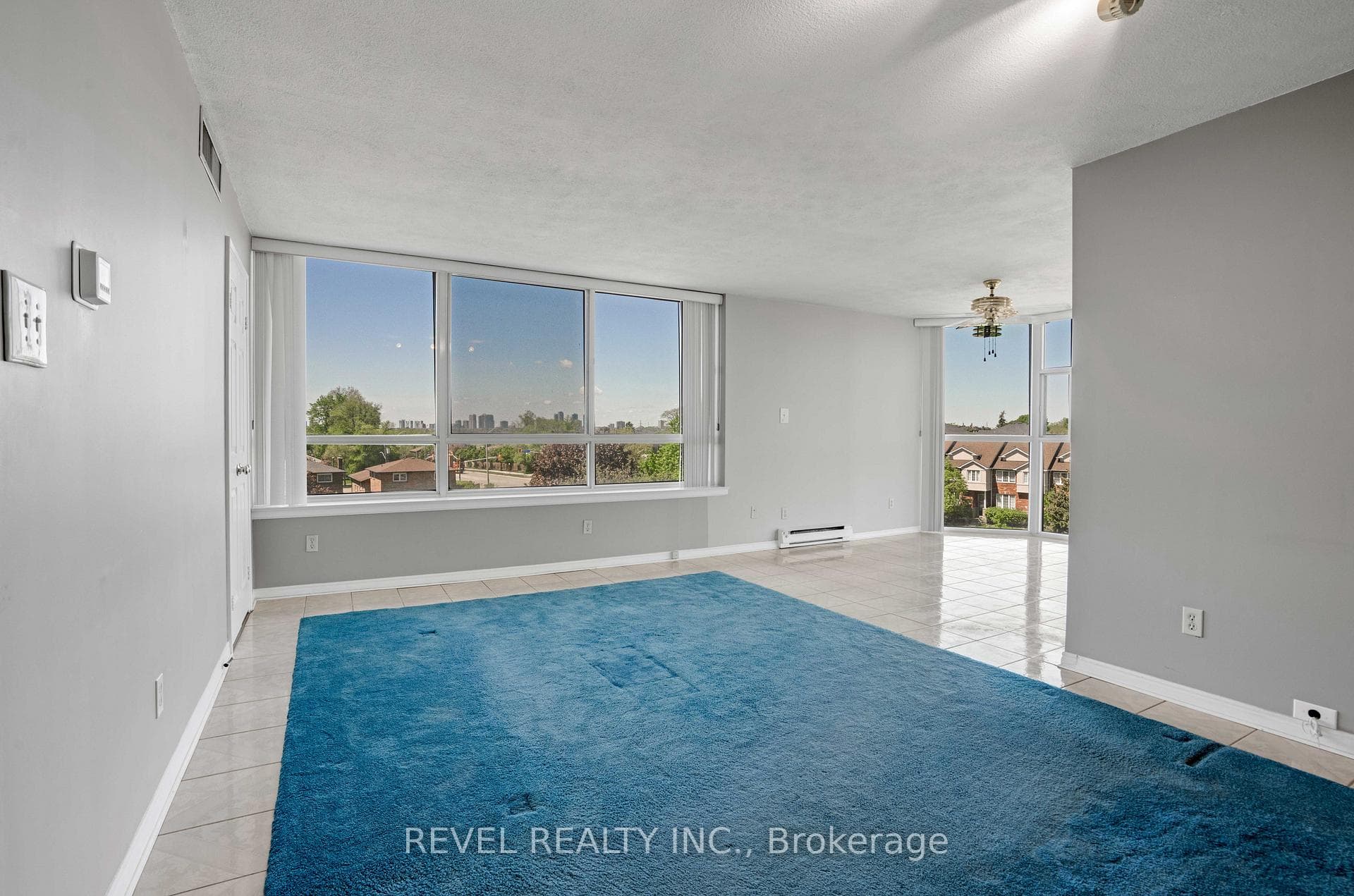 1360 Rathburn Road Unit 403 - Condo photo 5 of 31 in Mississauga, Ontario