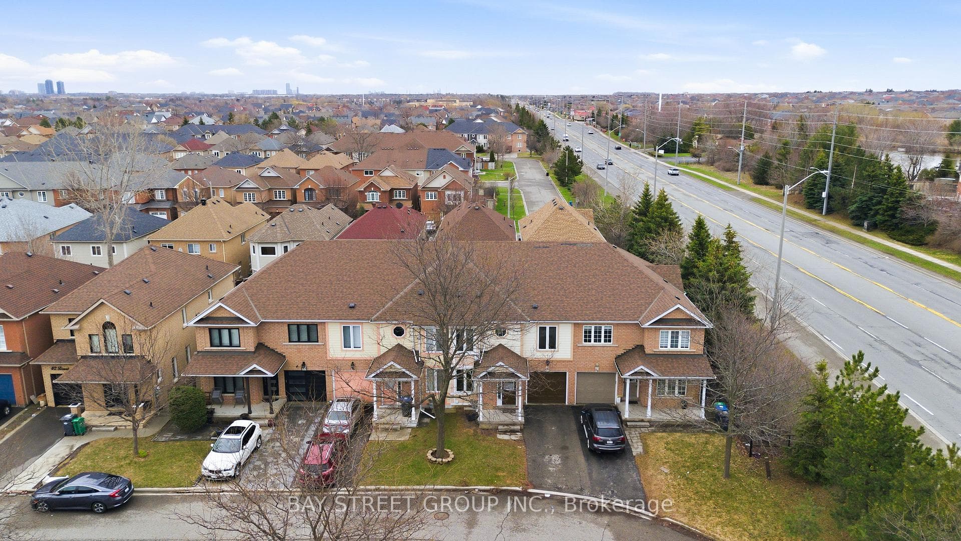 48 HEARTLEAF Crescent - home for sale in Brampton, Ontario