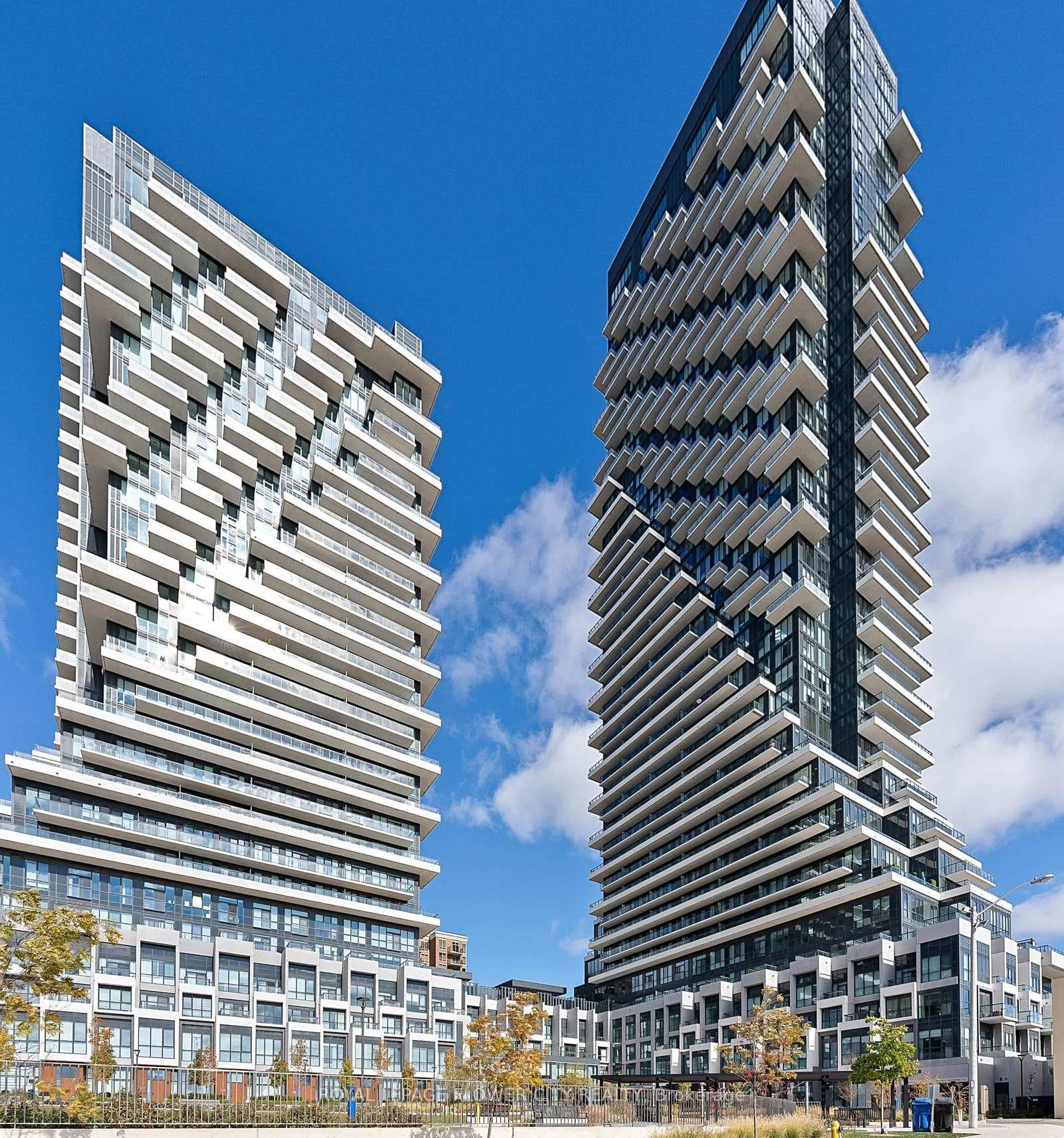 20 Inn On The Park Drive Unit 938 - Condo photo 1 of 36 in Don Mills / Parkwoods / Victoria Village, Ontario