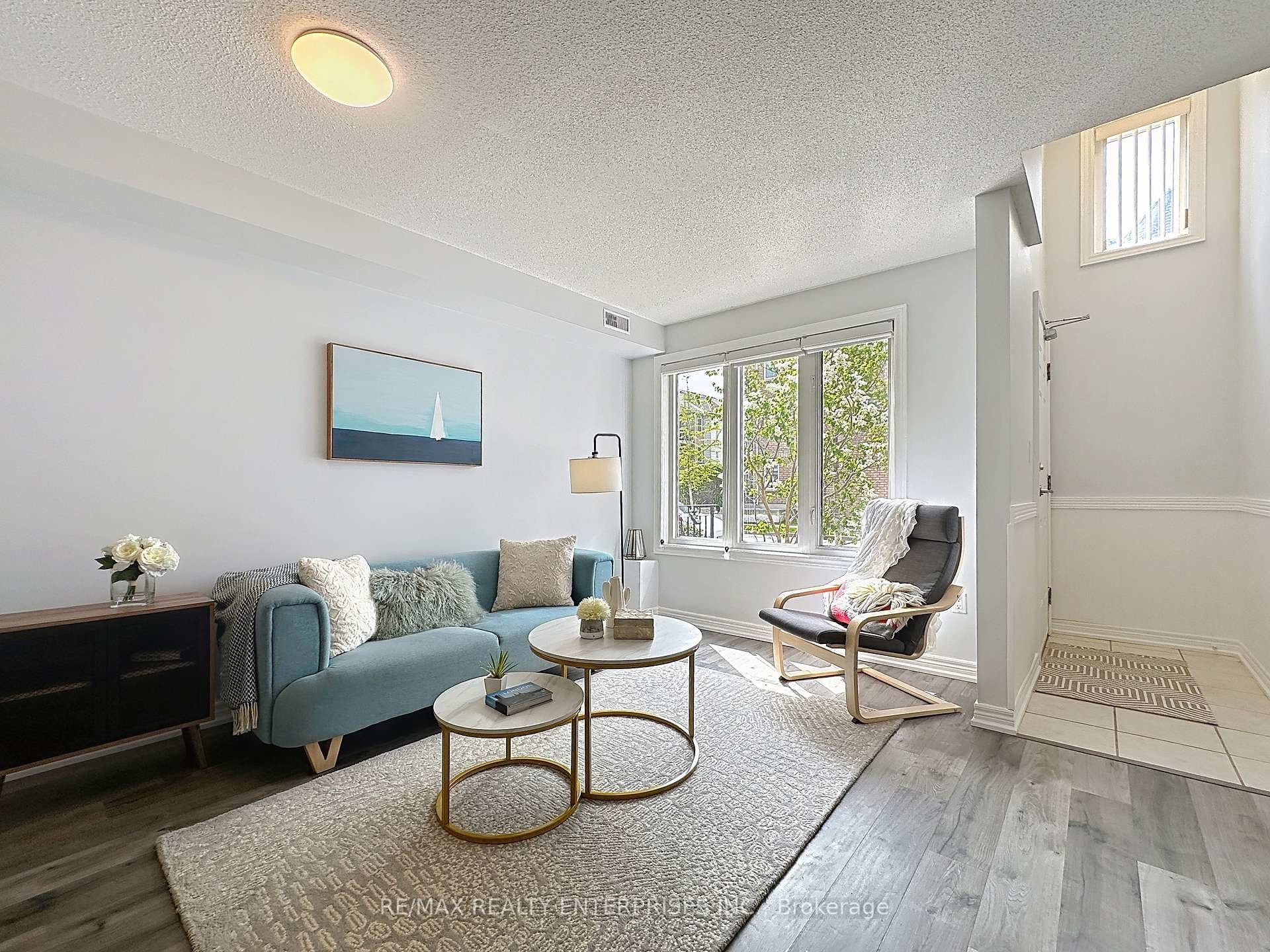 52 Aerodrome Crescent Unit 102 - Condo photo 6 of 47 in Flemingdon Park / Don Mills, Ontario