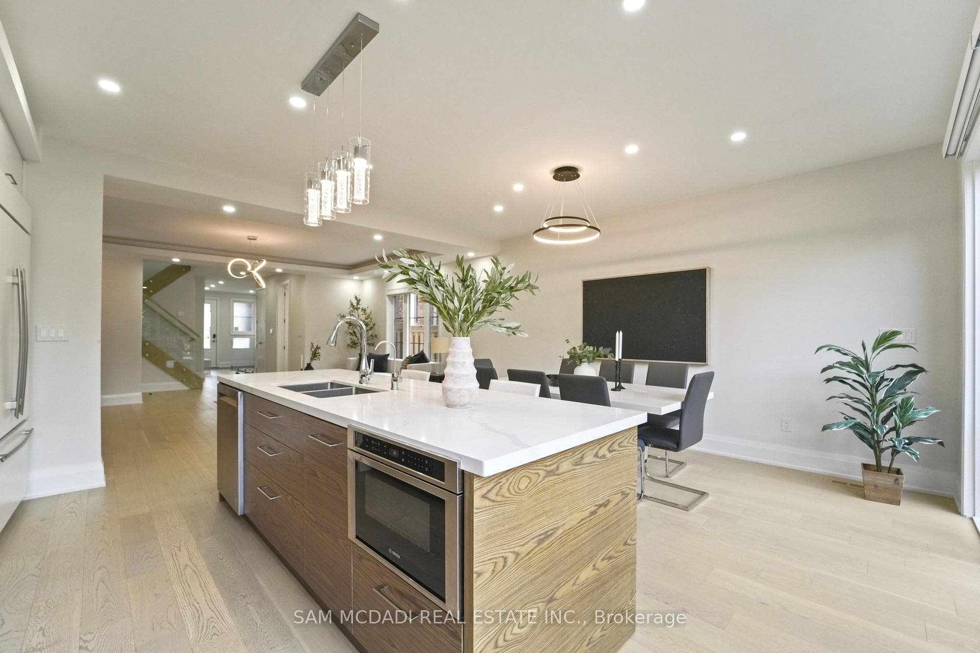 11B Maple Avenue - Semi-Detached photo 10 of 49 in Mississauga, Ontario