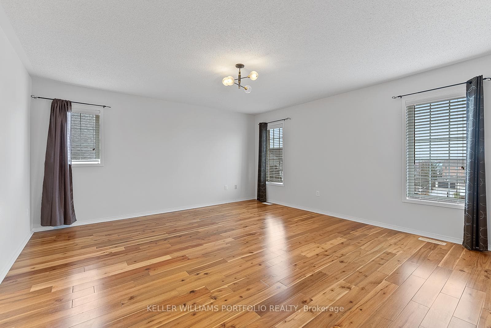 118 Gatwick Drive - Semi-Detached photo 34 of 50 in Oakville, Ontario