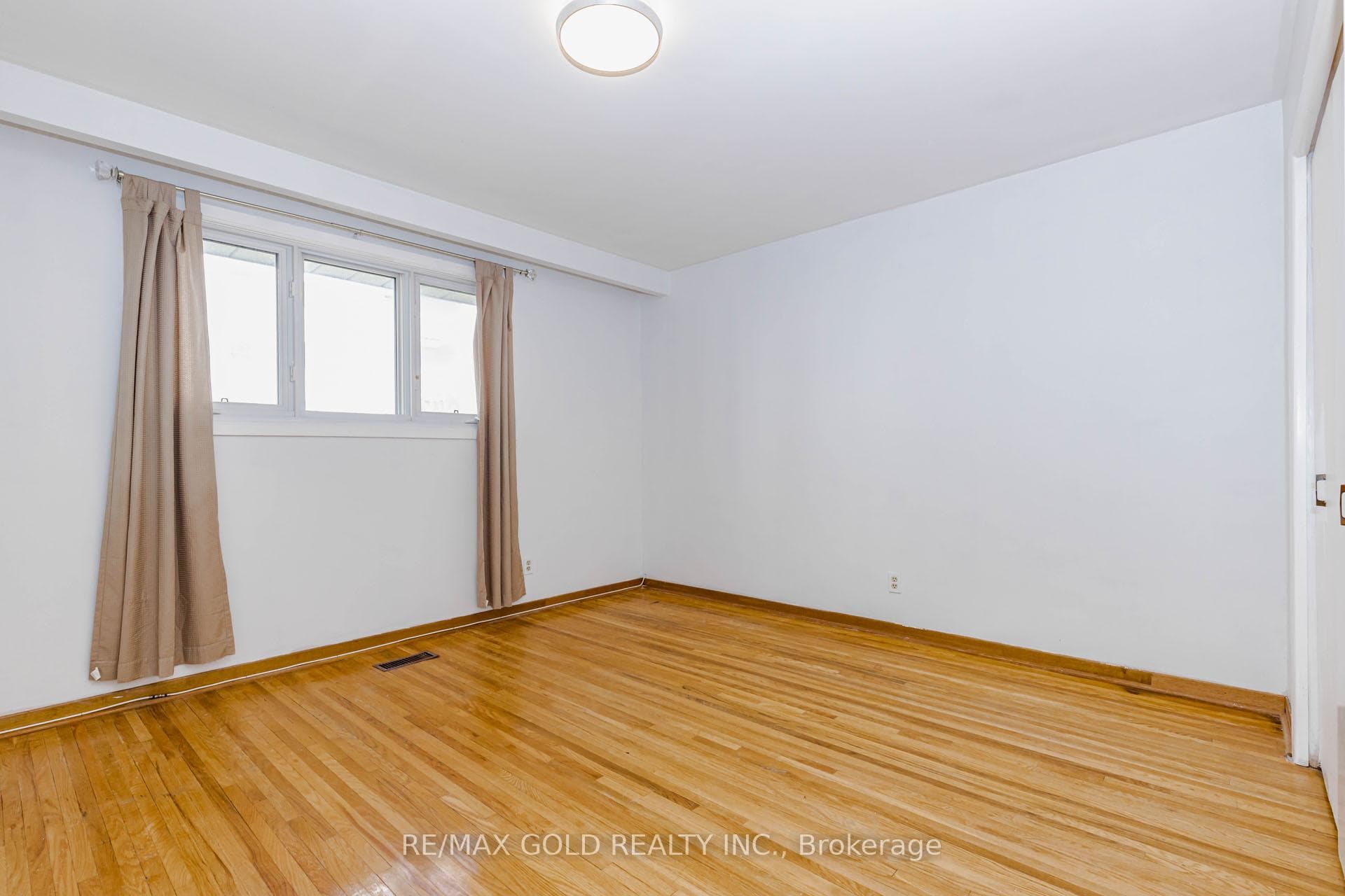 38 Achill Crescent - Semi-Detached photo 26 of 50 in Mississauga, Ontario