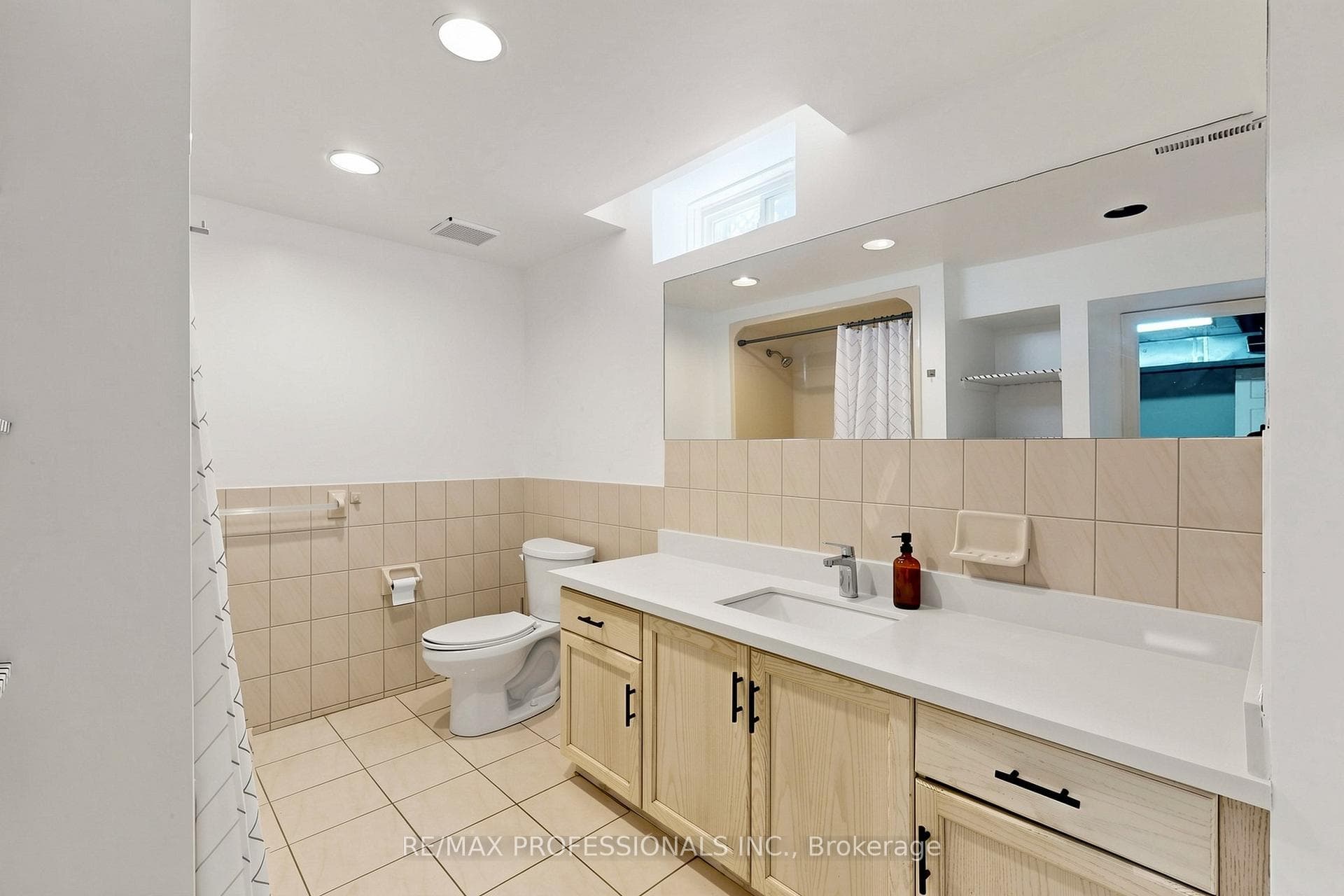 970 Silversmith Drive - Detached photo 44 of 50 in Mississauga, Ontario