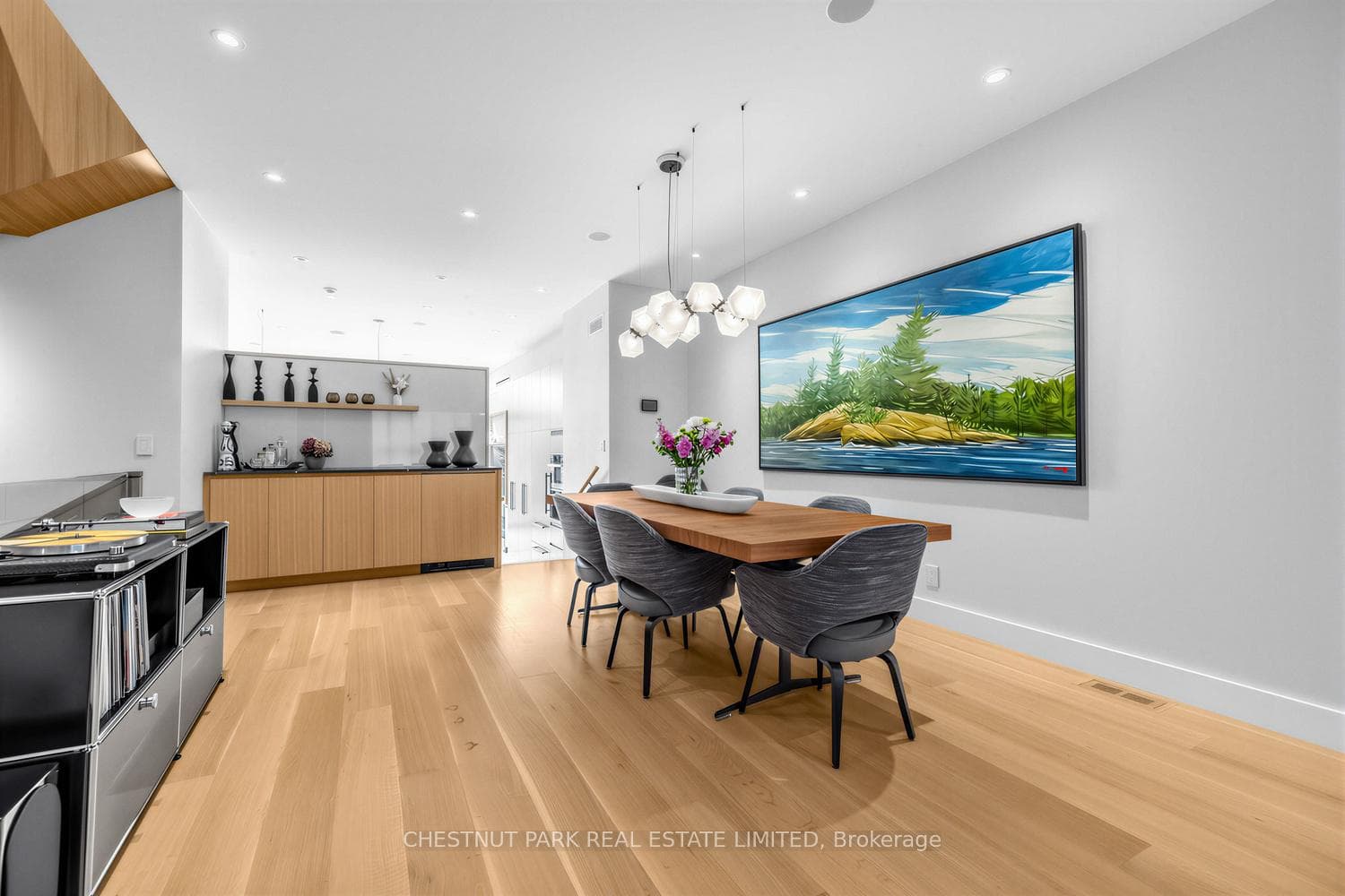 55 Farnham Avenue - Detached photo 10 of 33 in Annex / Yorkville / Summerhill, Ontario