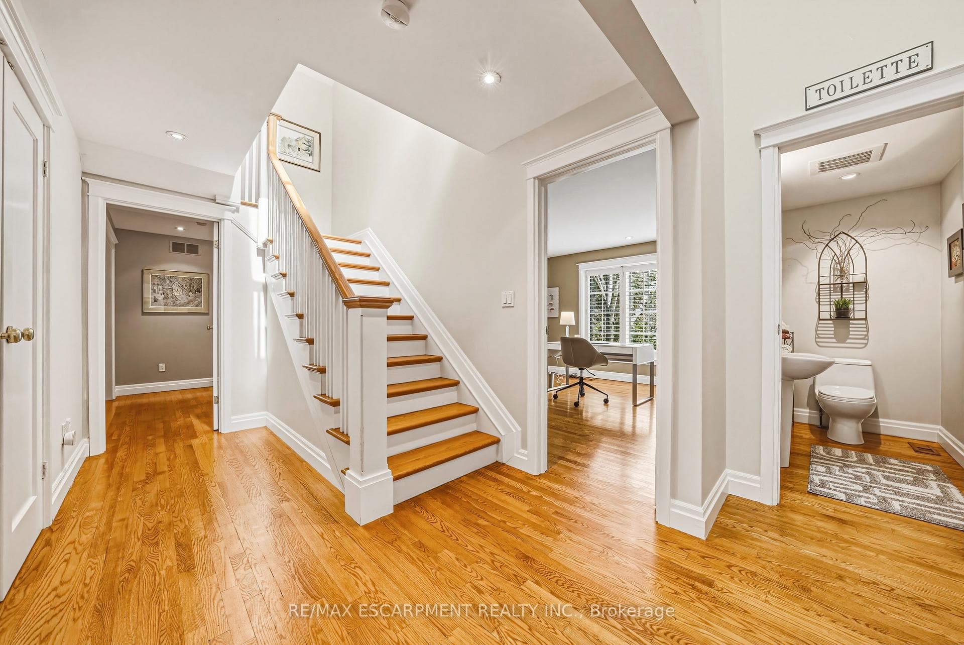 7 Colonial Crescent - Detached photo 31 of 49 in Oakville, Ontario
