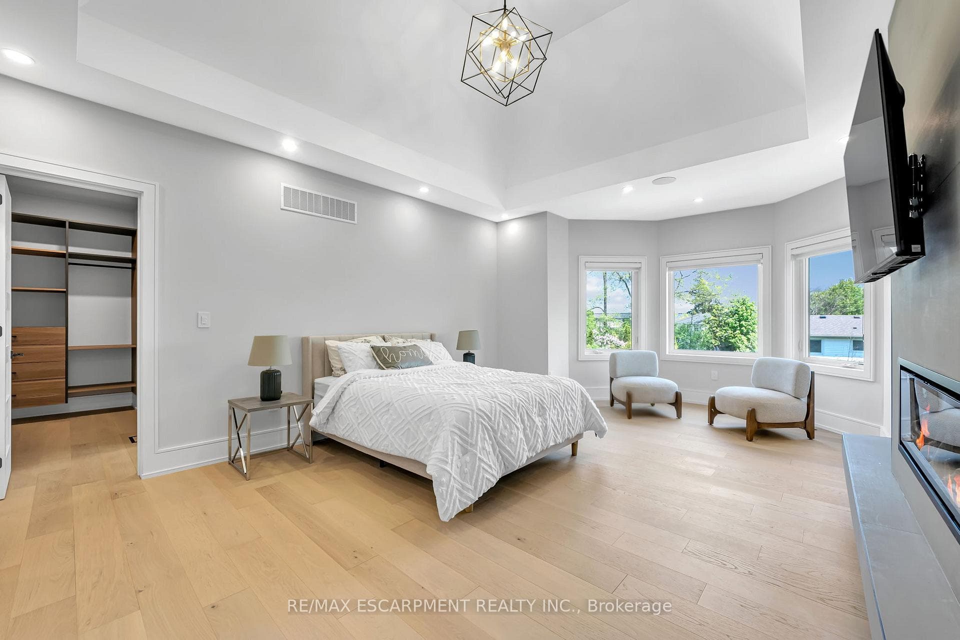 221 Morden Road - Detached photo 28 of 49 in Oakville, Ontario