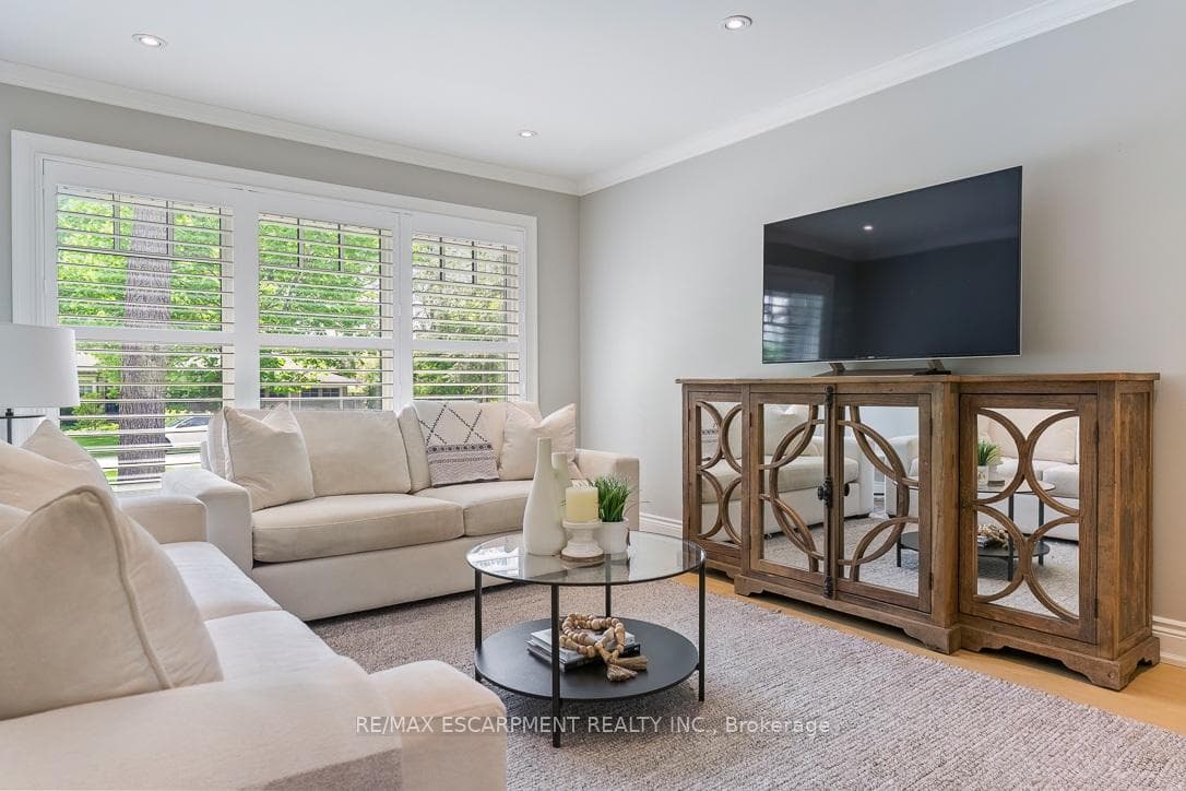 511 Chamberlain Lane - Detached photo 6 of 50 in Oakville, Ontario