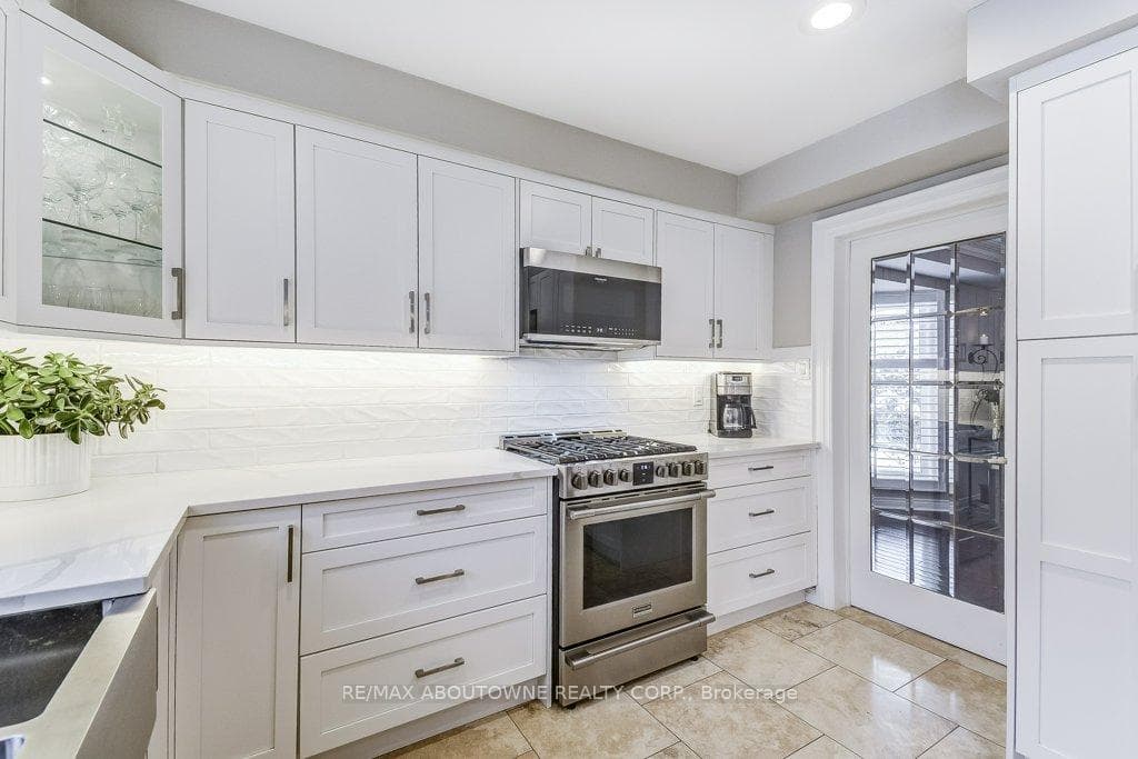 2080 Mckerlie Crescent - Detached photo 17 of 50 in Burlington, Ontario