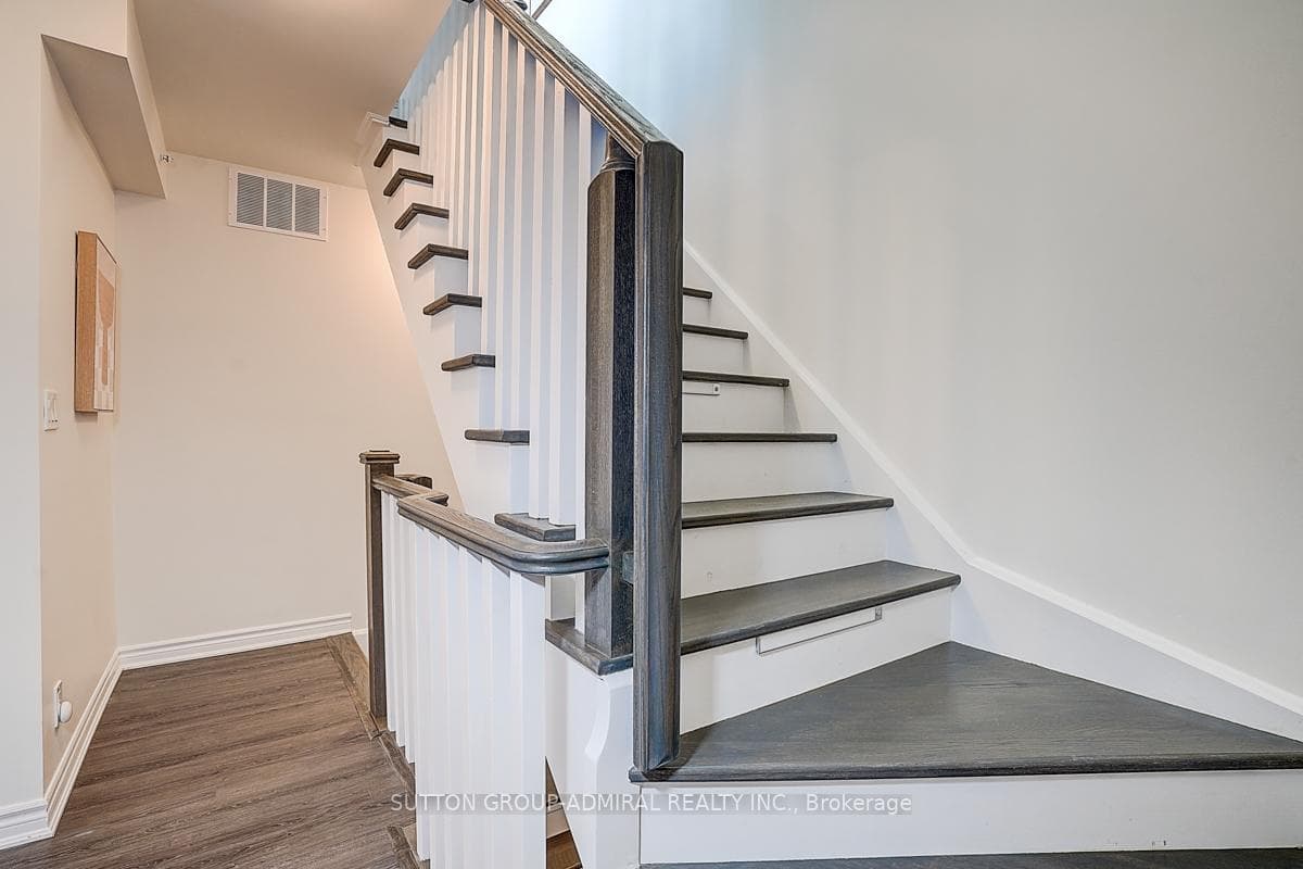 85 Eastwood Park Gardens Unit 18 - Condo photo 13 of 33 in Liberty Village / Parkdale / South Parkdale, Ontario