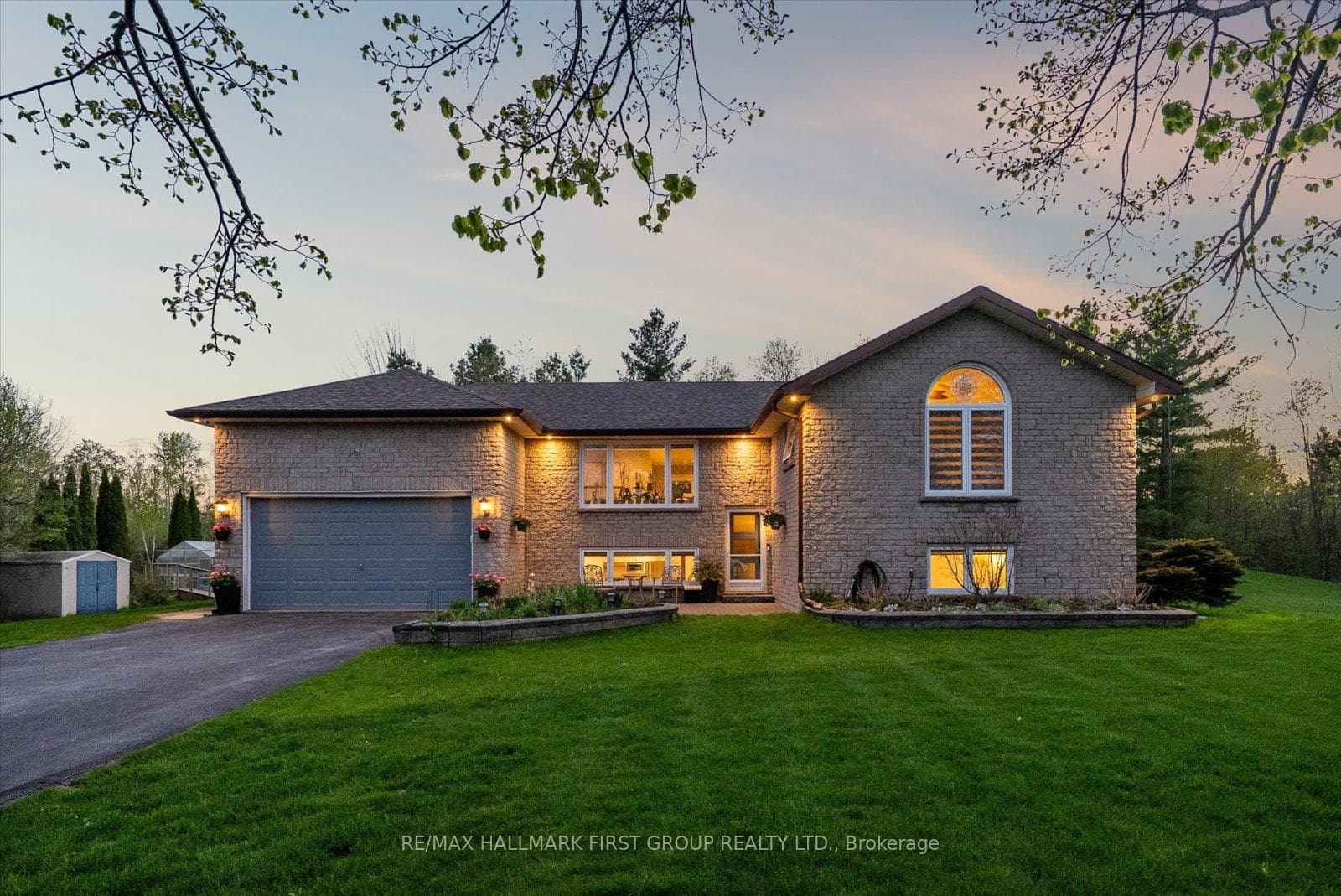 2720 Castle Hill Drive - Detached photo 2 of 37 in Hamilton Township, Ontario