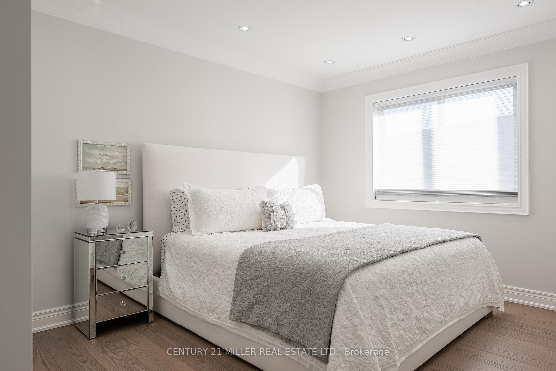 2201 Rochester Circle - Detached photo 26 of 47 in Oakville, Ontario