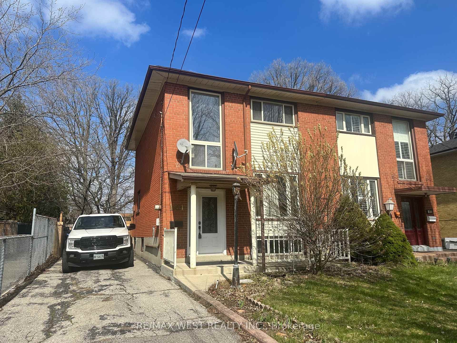 1421 Freeport Drive - Semi-Detached for sale in Applewood, Ontario