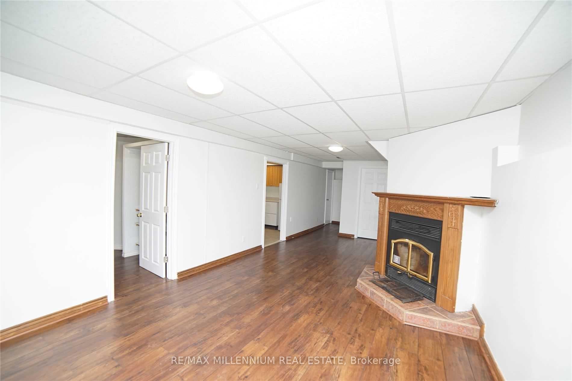 8 Dalzell Avenue - Detached photo 4 of 13 in Brampton, Ontario