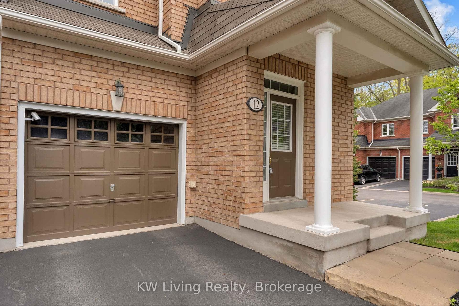 2410 Woodward Avenue Unit 12 - Condo photo 2 of 33 in Burlington, Ontario