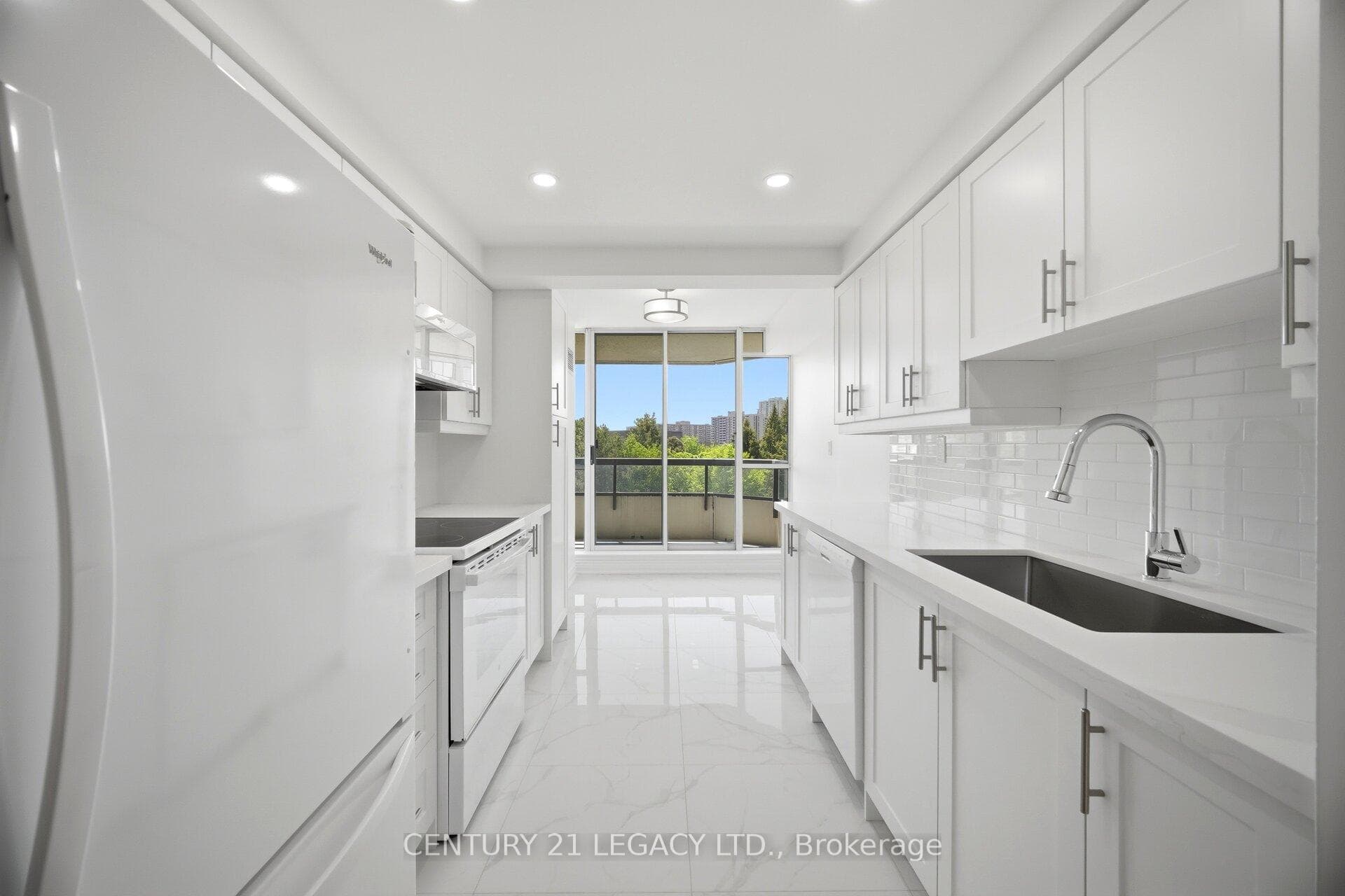 24 Hanover Road Unit 404 - Condo photo 4 of 45 in Brampton, Ontario