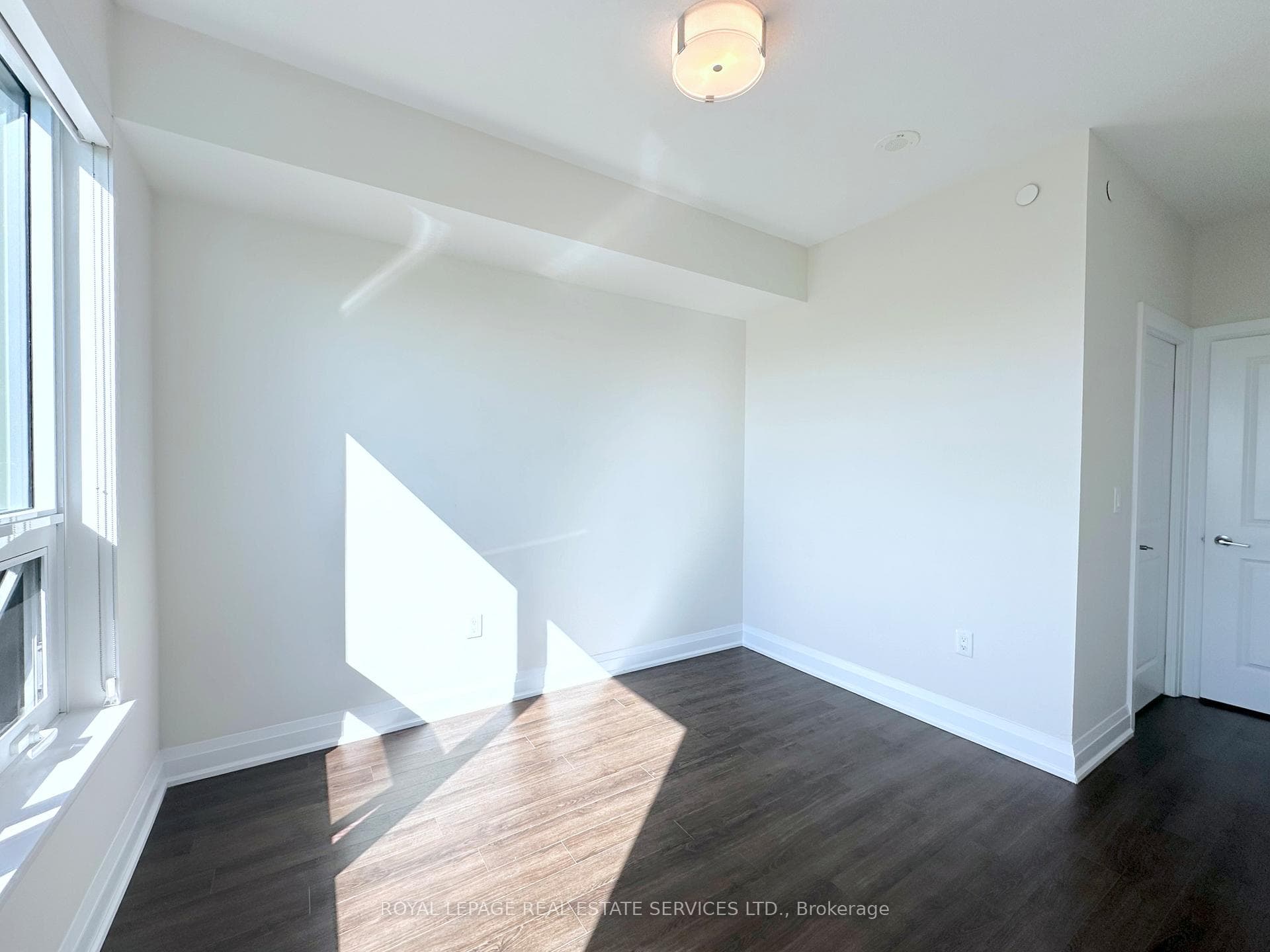 2333 Taunton Road Unit 209 - Condo photo 8 of 26 in Oakville, Ontario