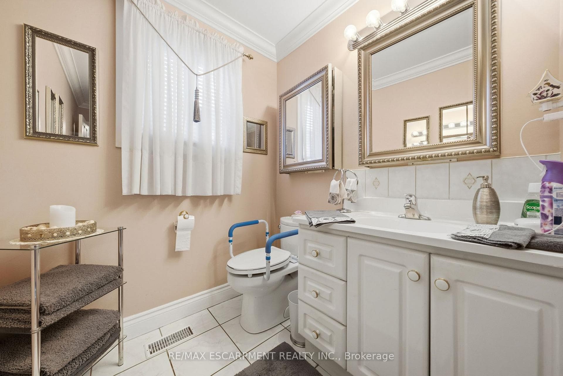 1149 Dowland Crescent - Detached photo 17 of 50 in Burlington, Ontario