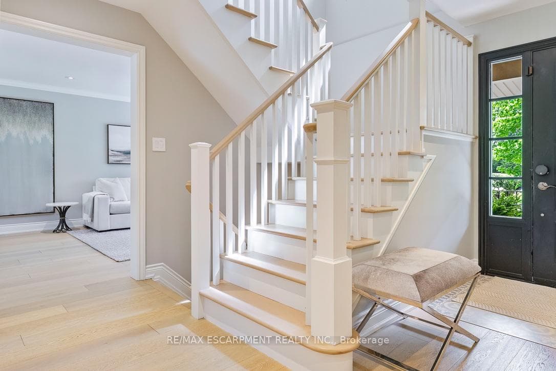 511 Chamberlain Lane - Detached photo 3 of 50 in Oakville, Ontario