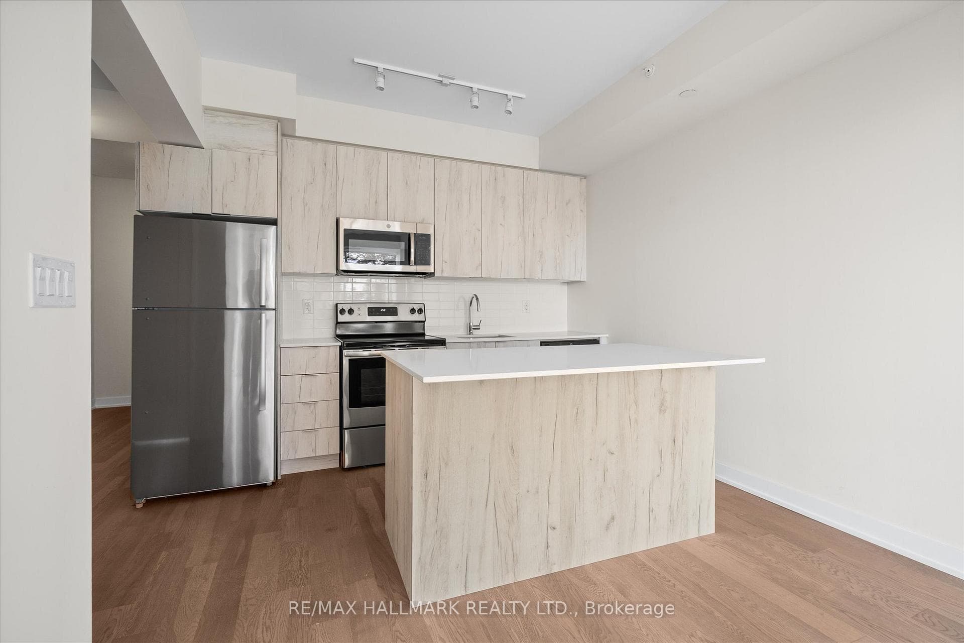 1350 Kingston Road Unit 409 - Condo photo 17 of 34 in Birch Cliff / Cliffside, Ontario