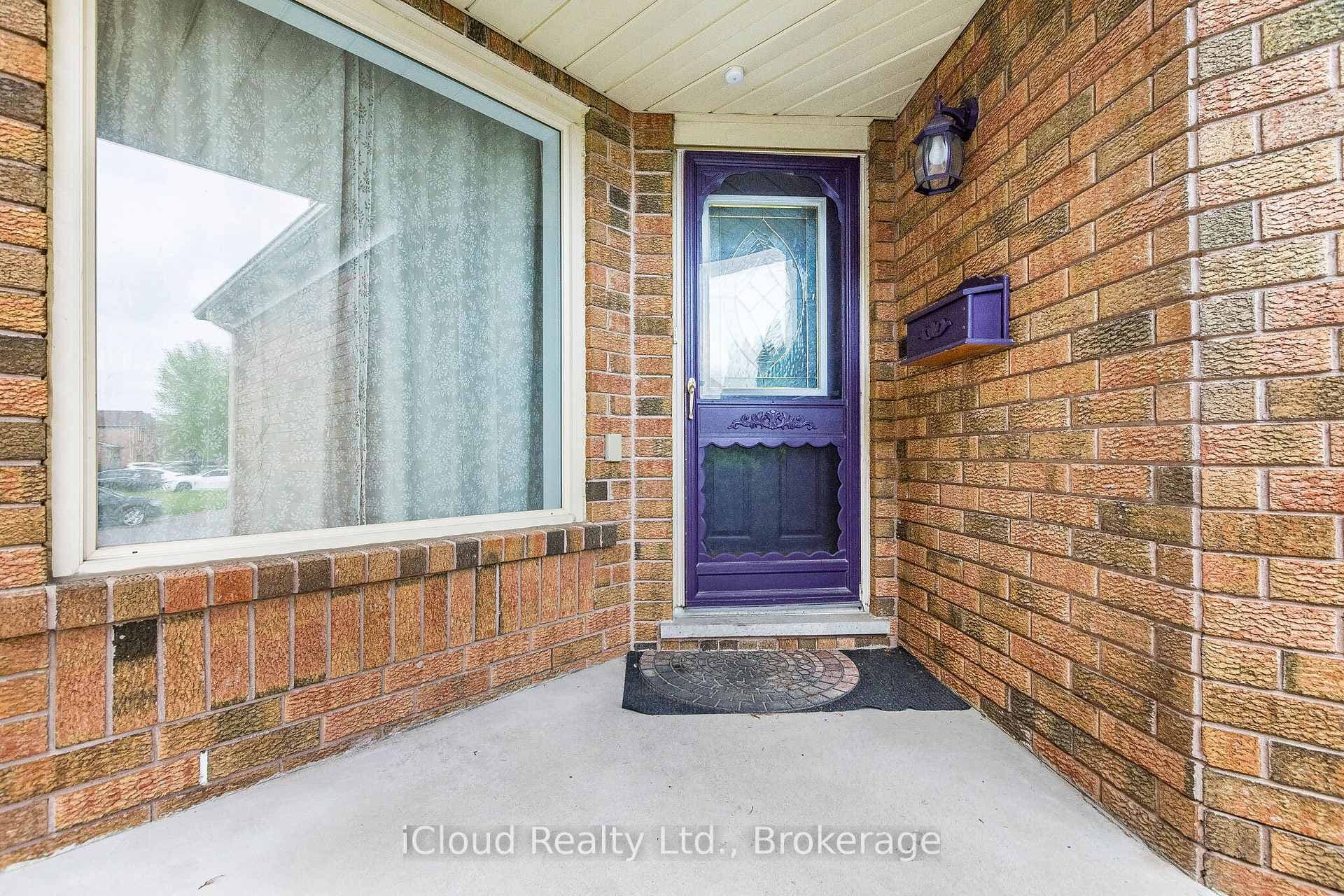 52 Buttercup Lane - Detached photo 4 of 41 in Brampton, Ontario