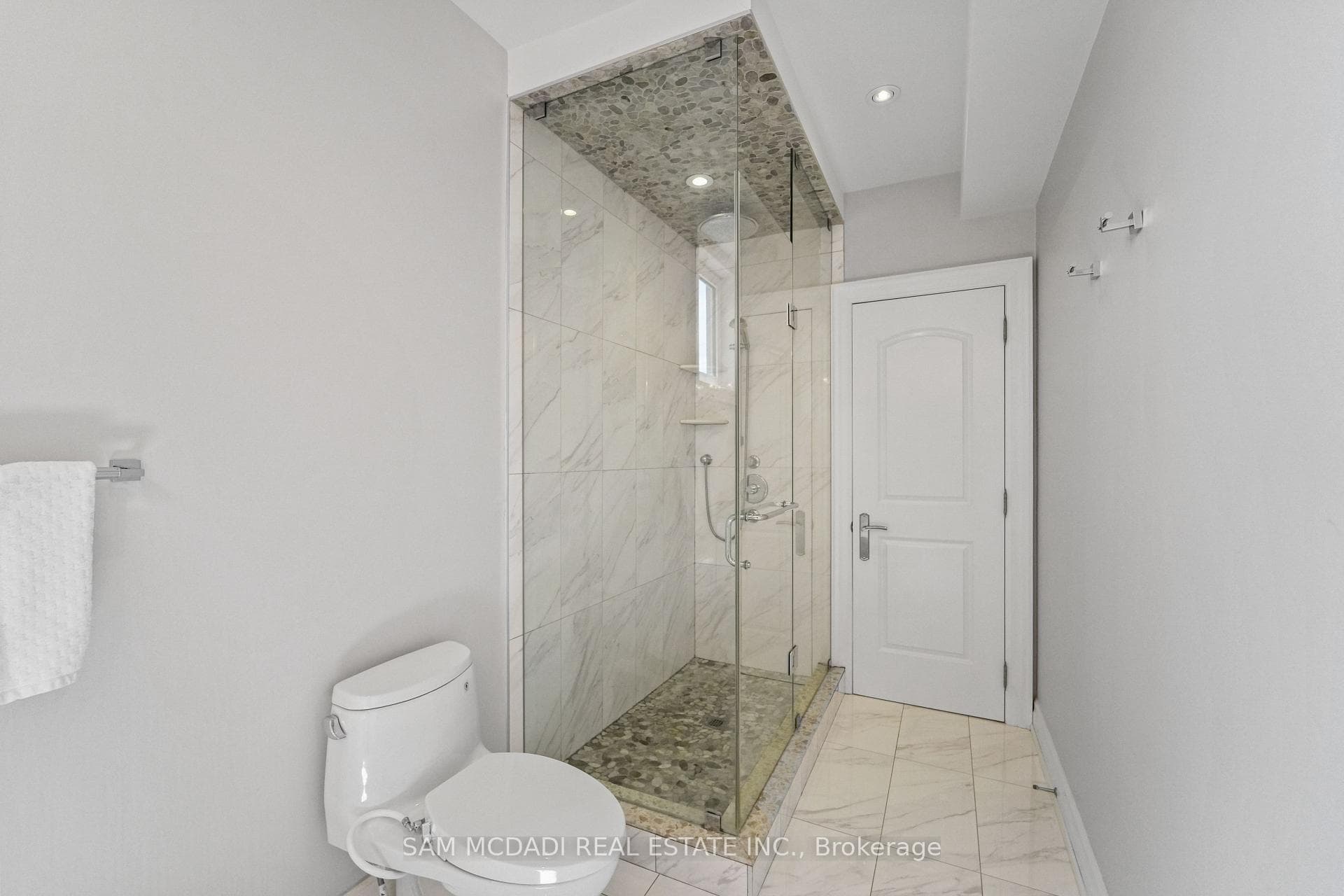 2411 Thorn Lodge Drive - Detached photo 35 of 50 in Mississauga, Ontario