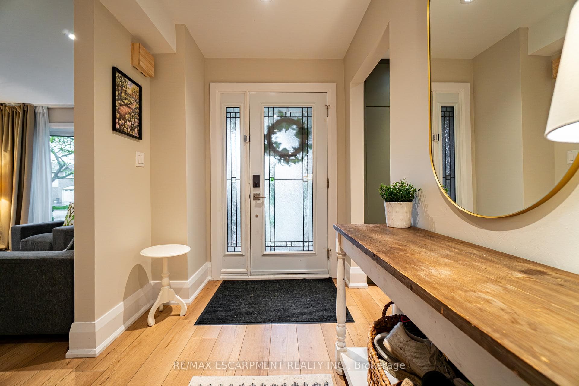 2393 Arnold Crescent - Detached photo 6 of 50 in Burlington, Ontario