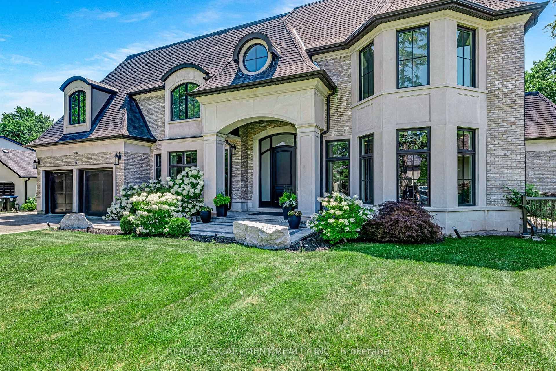 714 Atoka Drive - Detached photo 3 of 50 in Mississauga, Ontario