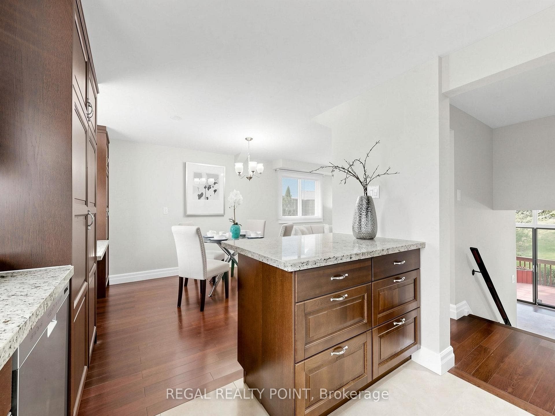 116 Loganberry Crescent - Detached photo 12 of 36 in Hillcrest Village / Bayview Village, Ontario