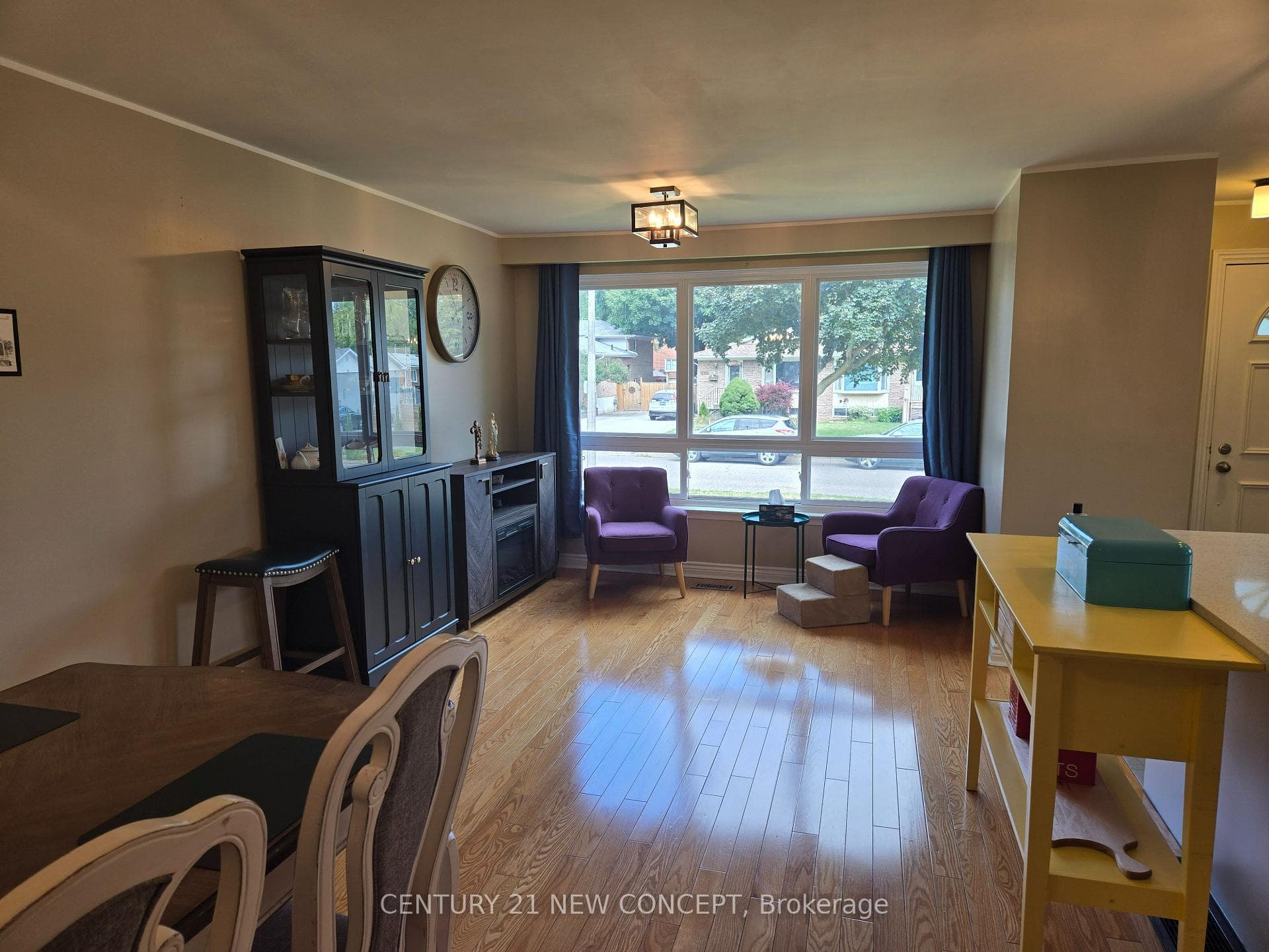 412 Melores Drive - Semi-Detached photo 3 of 26 in Burlington, Ontario