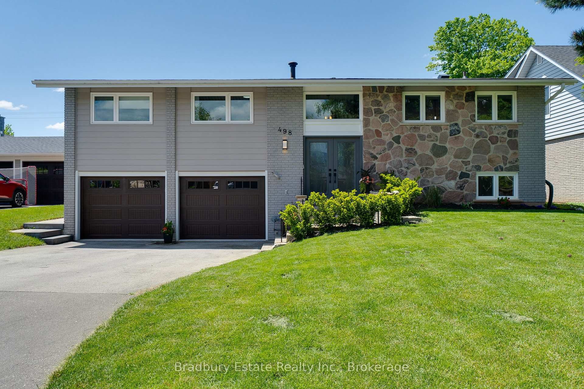 498 Wicklow Road - Detached photo 1 of 39 in Burlington, Ontario