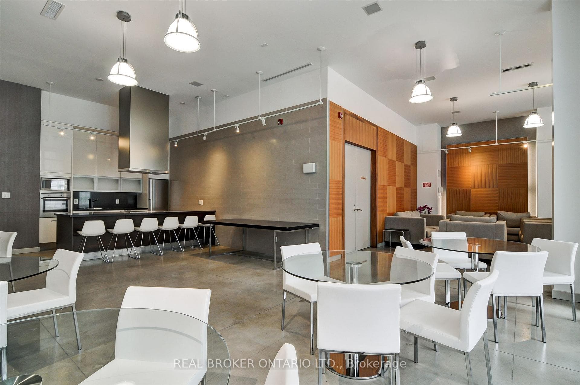 380 Macpherson Avenue Unit 209 - Condo photo 38 of 49 in Annex / Yorkville / Summerhill, Ontario