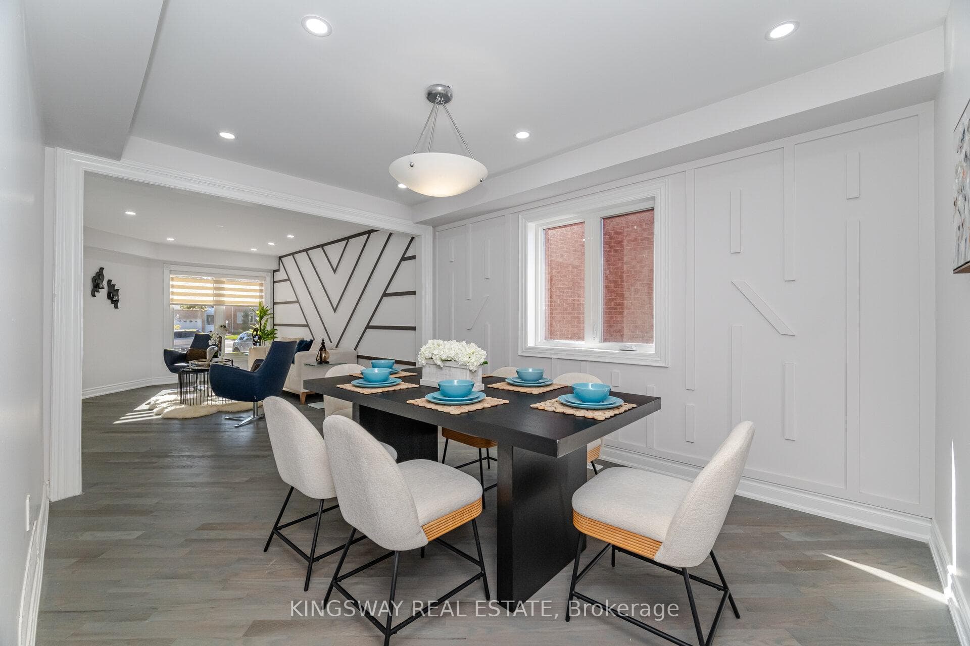 1008 Ceremonial Drive - Detached photo 11 of 48 in Mississauga, Ontario