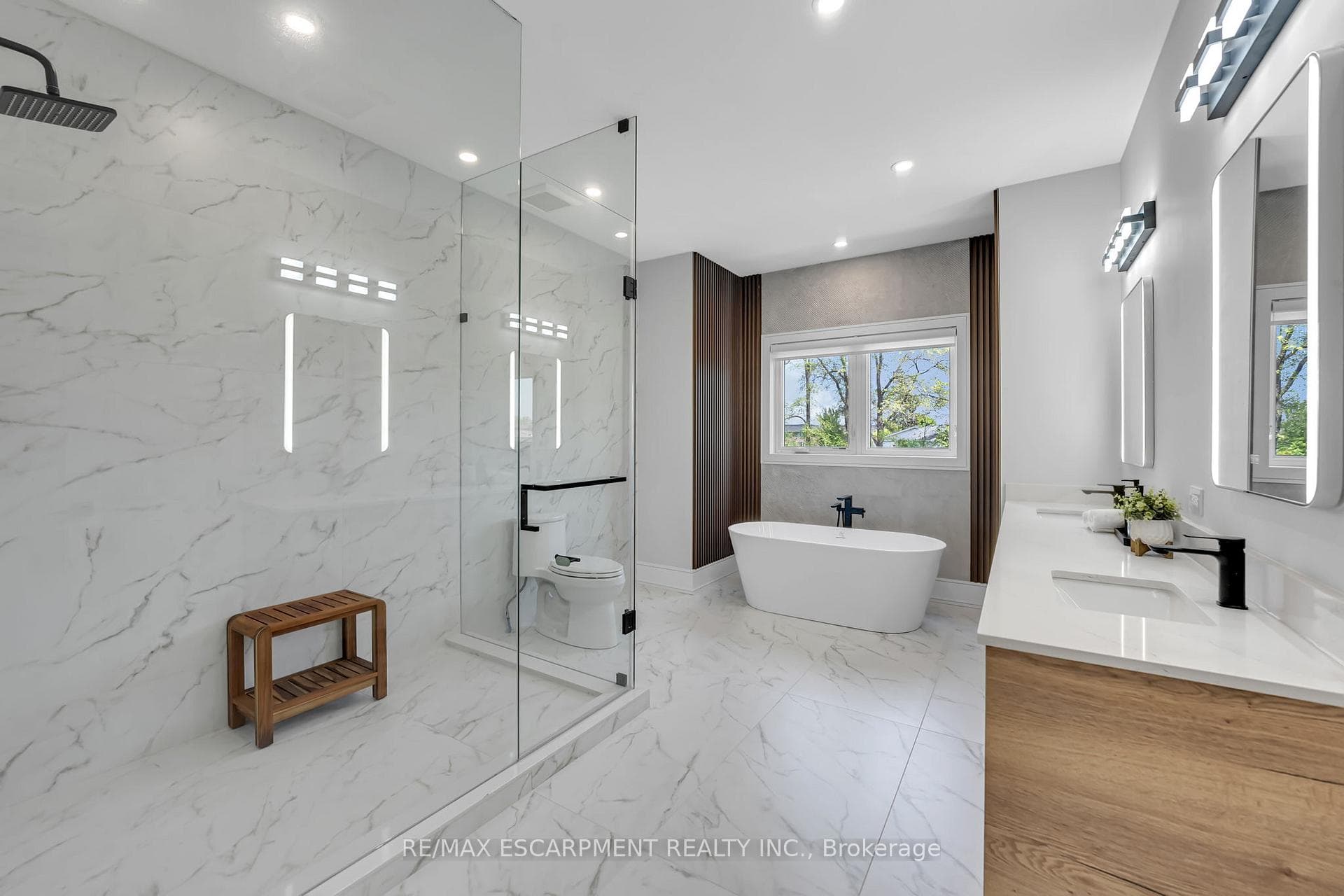 221 Morden Road - Detached photo 31 of 49 in Oakville, Ontario