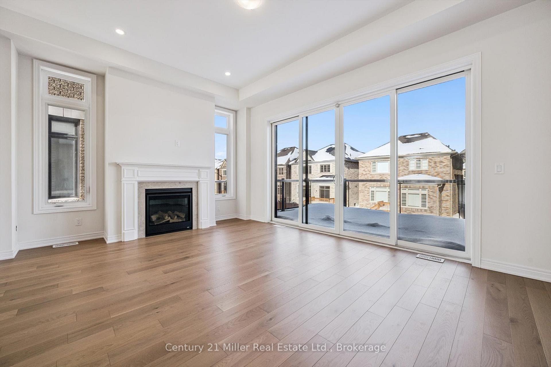 3199 Sixth Line - Townhouse photo 9 of 38 in Oakville, Ontario