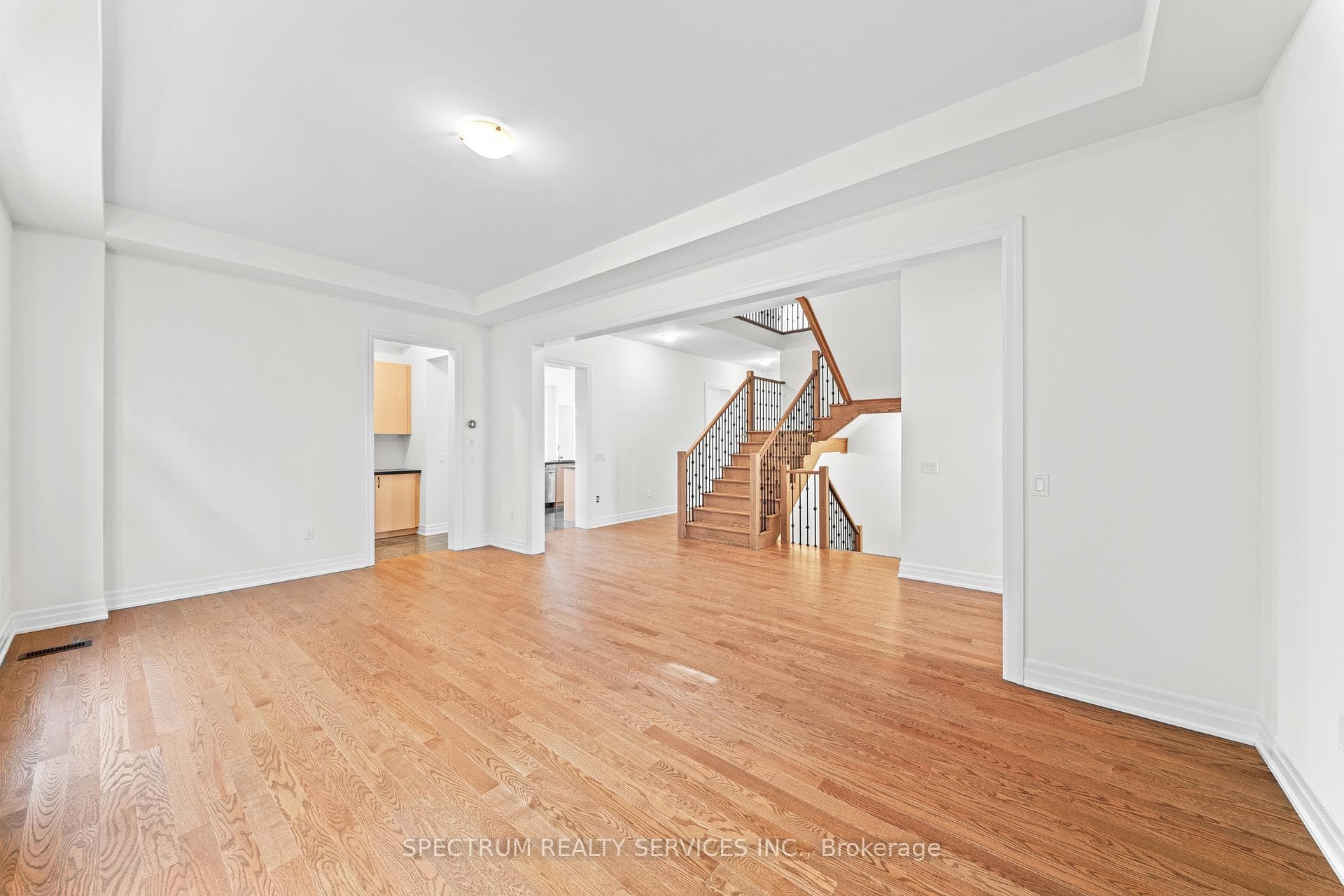 17 Mosswood Trail - Detached photo 10 of 50 in Brampton, Ontario