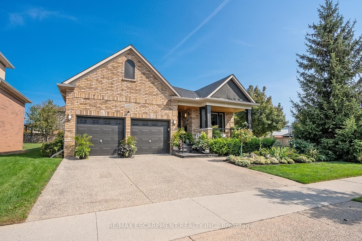 4252 Sarazen Drive - Detached photo 2 of 50 in Burlington, Ontario