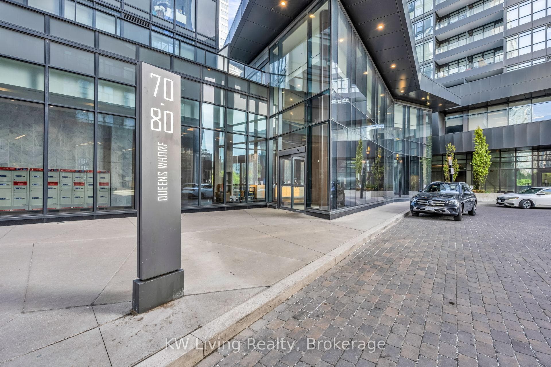 70 Queens Wharf Road Unit 1601 - Condo photo 3 of 37 in Downtown Toronto / Waterfront, Ontario